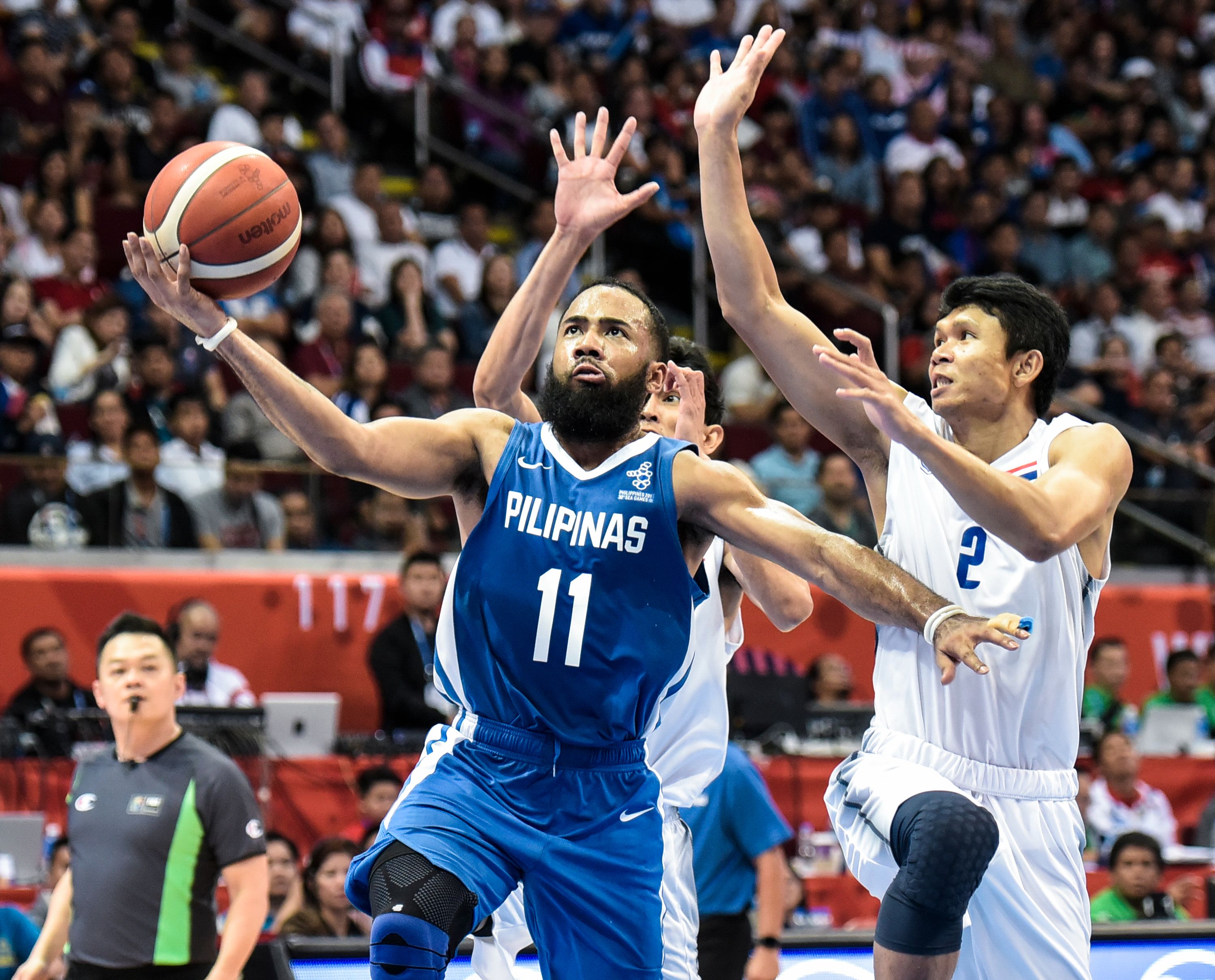 Laga bola basket antara Filipina dan Thailand di ajang SEA Games 2019.