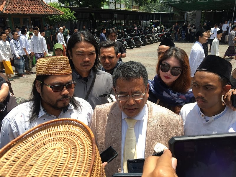 Hotman Paris saat takziah ke Tebuireng, Jombang, Jawa Timur