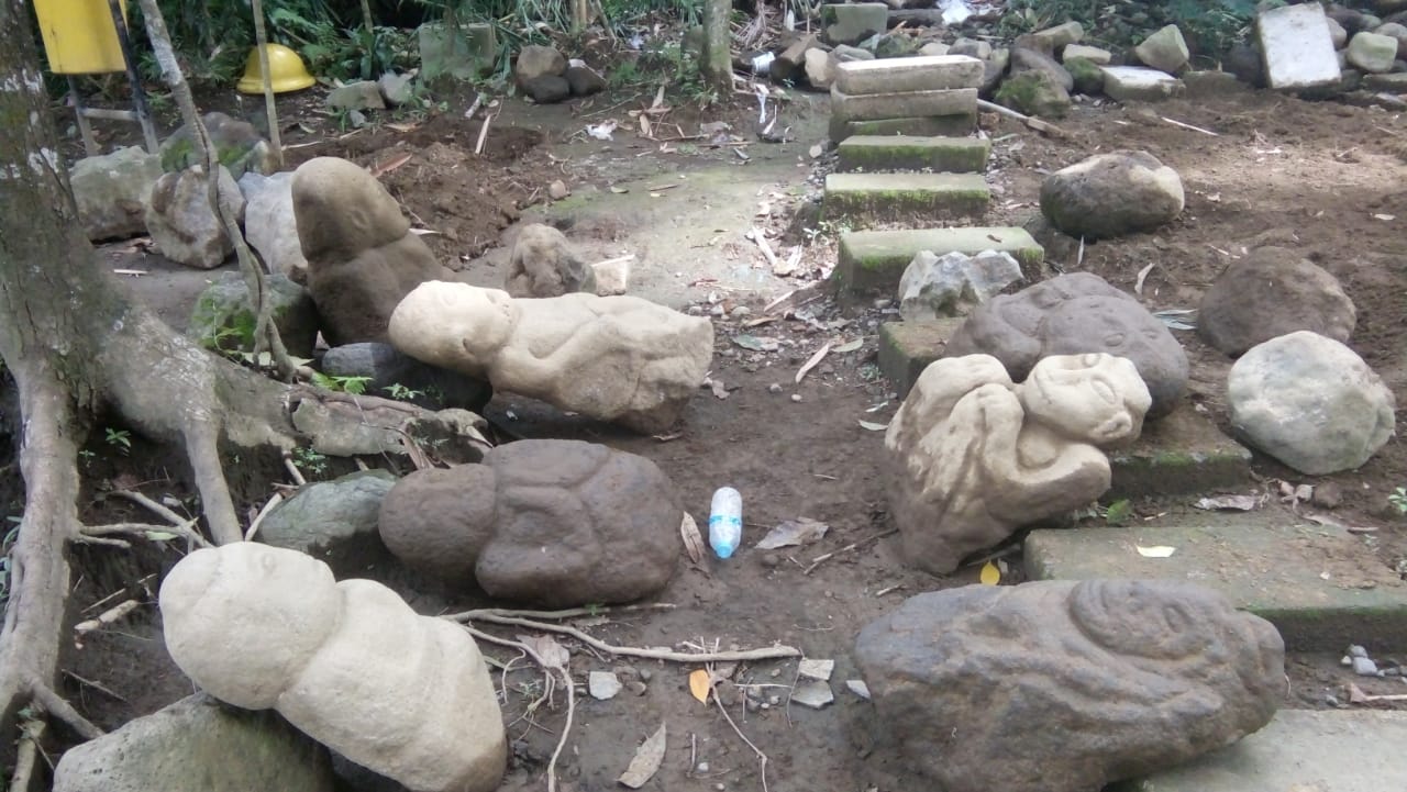 Patung Diduga artefak ditemukan di obyek wisata Batu Mahpar, Tasikmalaya