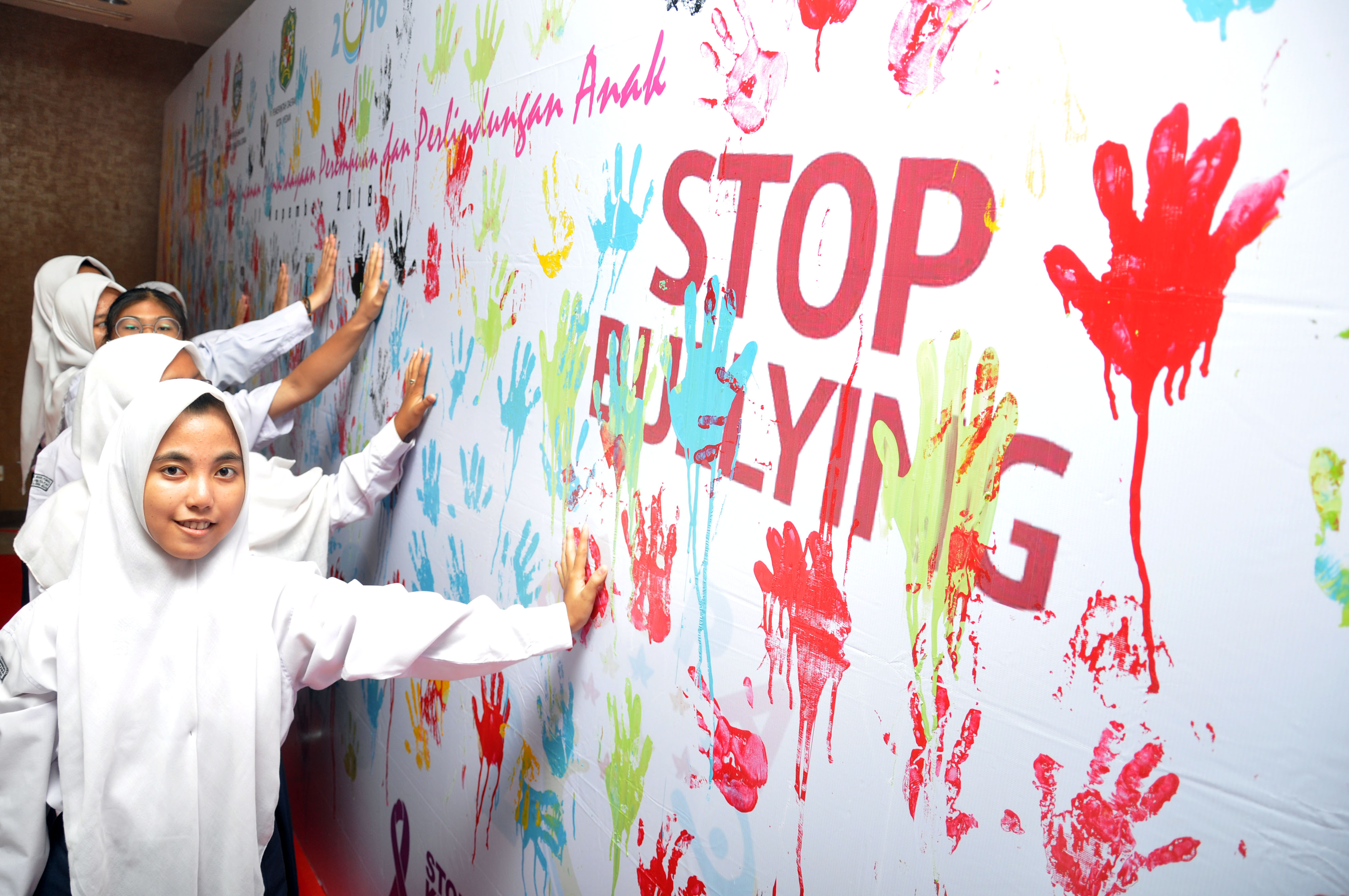 KAMPANYE STOP BULLYING DI MEDAN: Sejumlah siswa mengikuti kampanye 