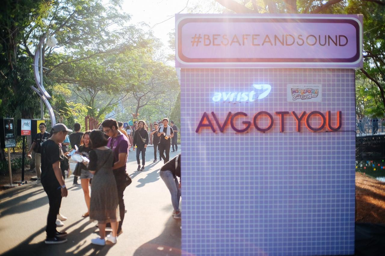 Para penonton Jakarta International Java Jazz Festival 2020 mendapat proteksi kesehatan dan keamanan. 