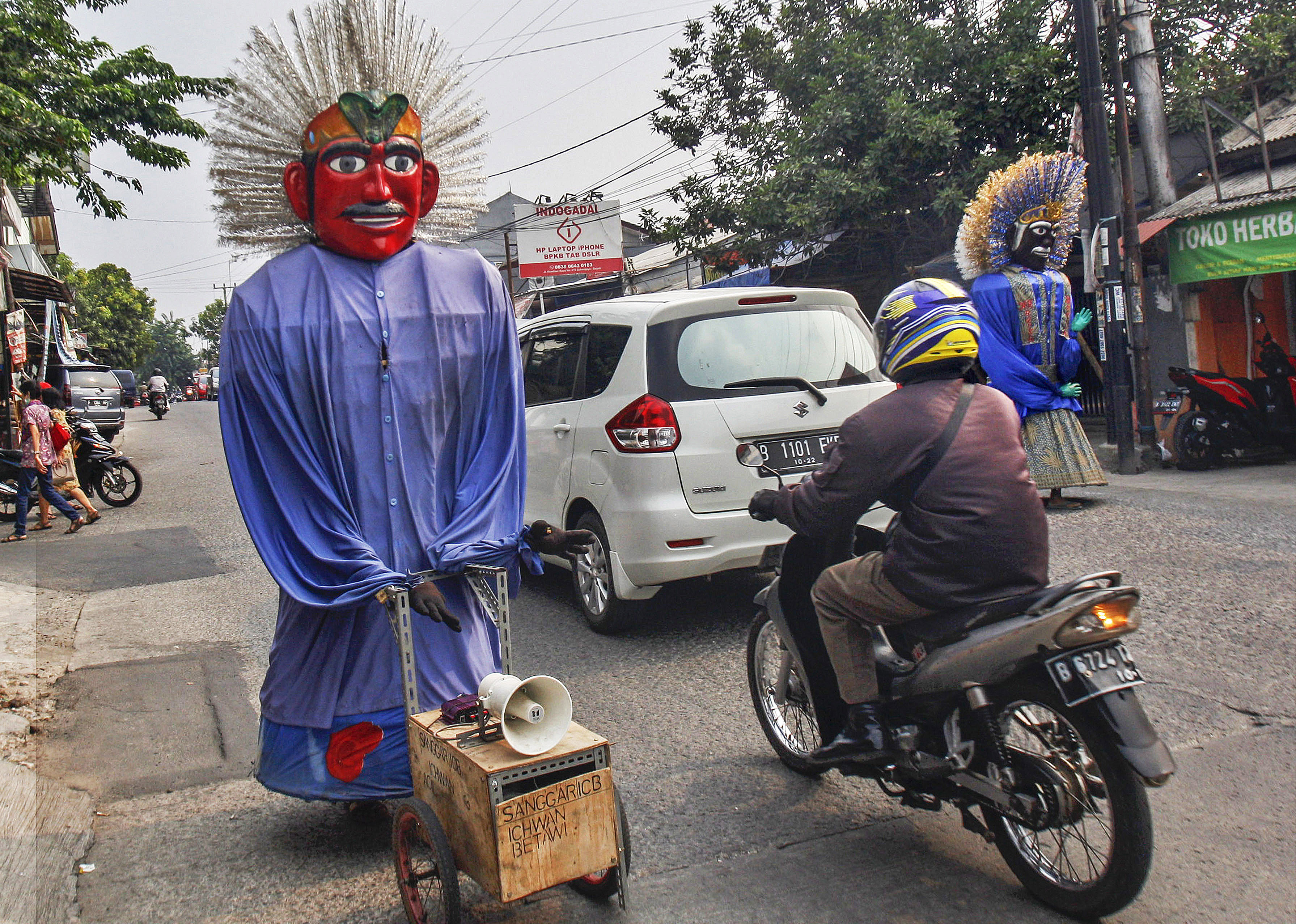 Sanksi bagi pengamen ondel-ondel