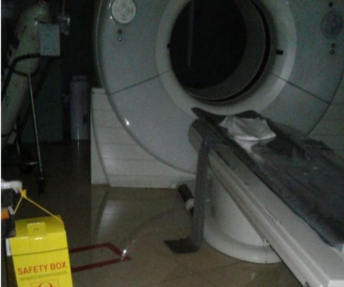Ruang radiologi RSCM sempat tergenang, Minggu (23/2).