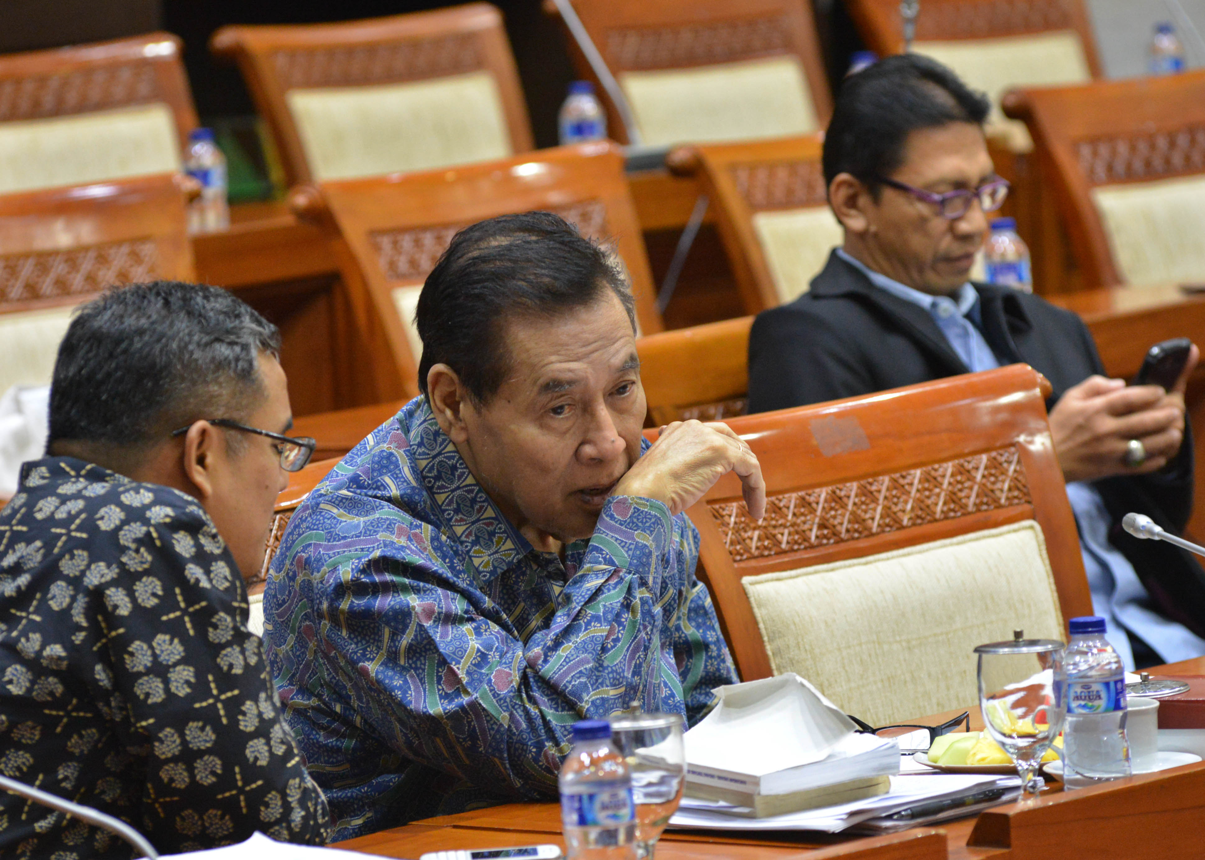 Staf Ahli Menteri Hukum dan HAM Agus Haryadi (kanan)