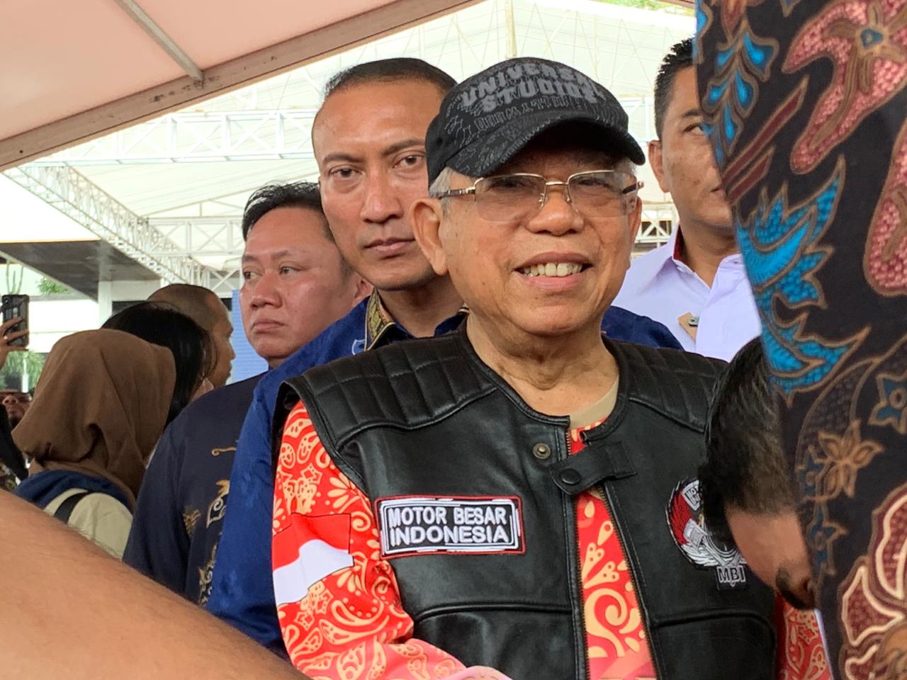 Wapres Ma'ruf Amin menghadiri acara Riding Kebangsaan di Kompleks Parlemen, Jakarta, Minggu (23/2).