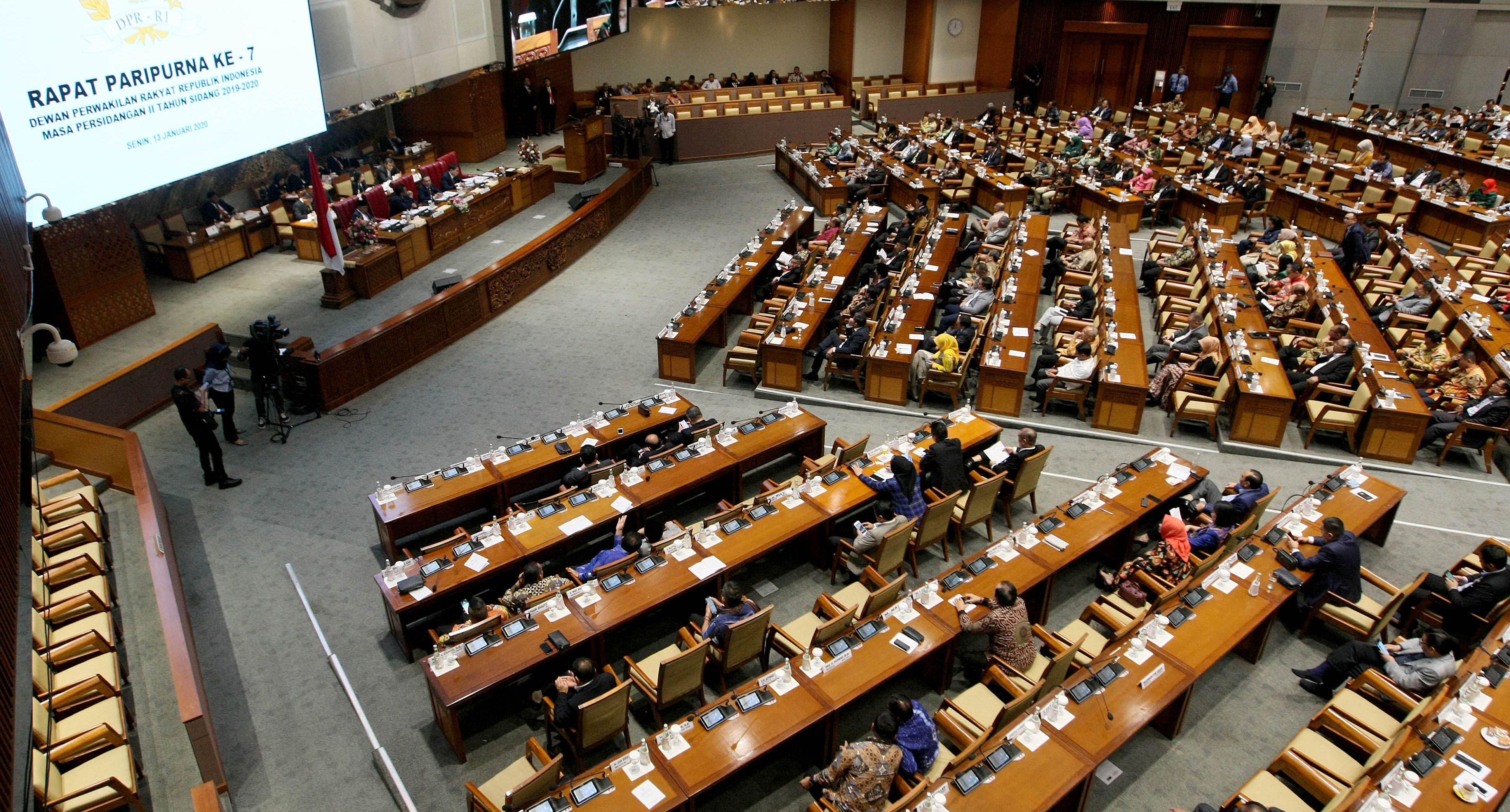 Sidang paripurna DPR RI