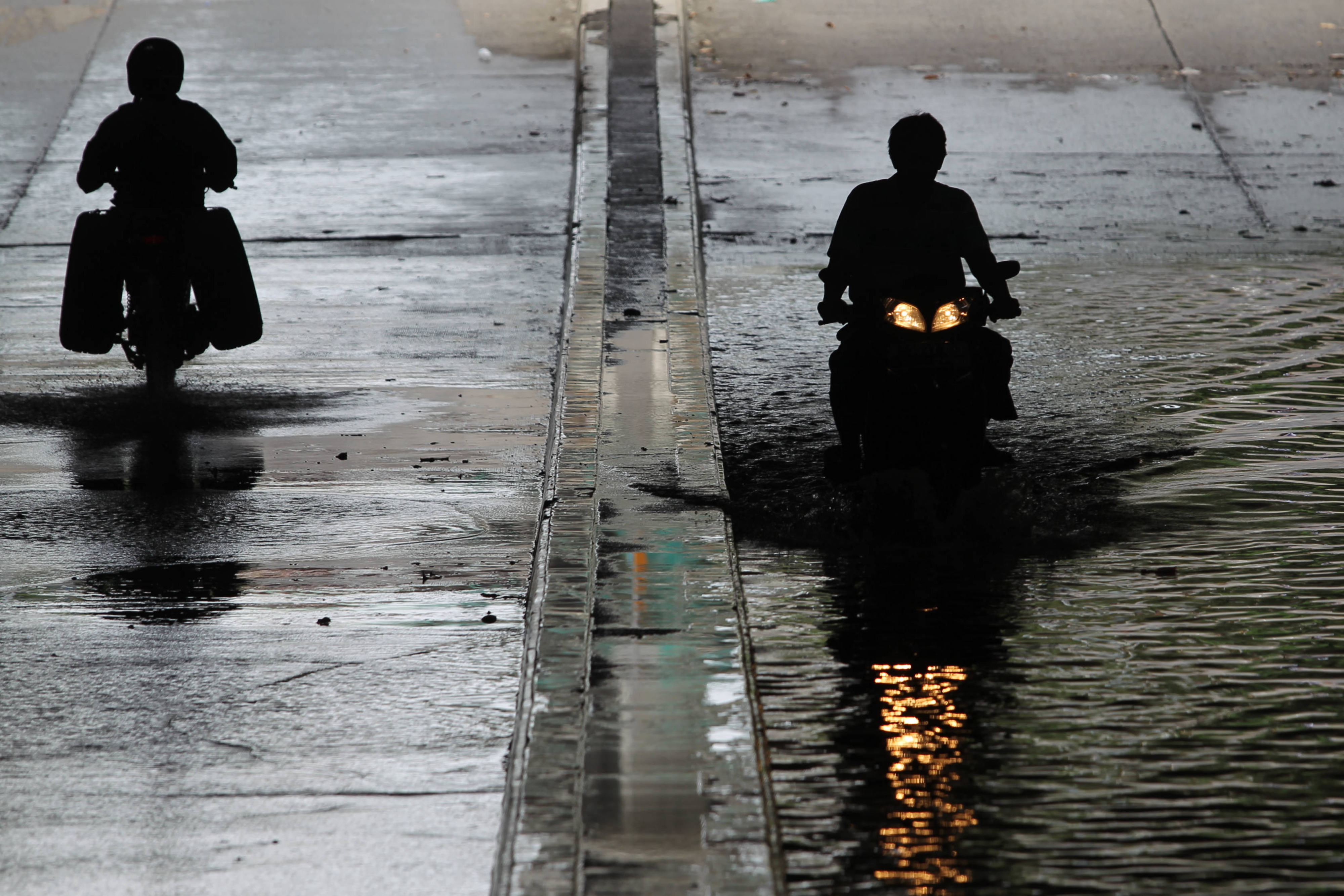 Ilustrasi: Sisa air banjir di underpass Kemayoran, Jakarta Pusat