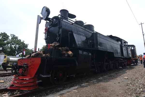 Ilustrasi : kereta uap