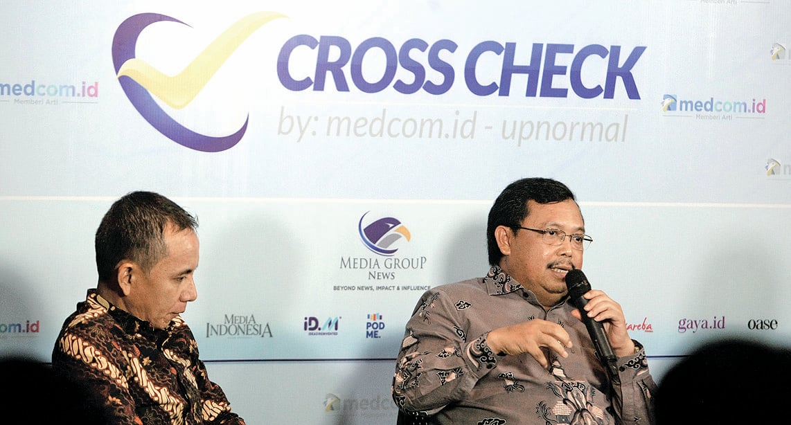 Ketua DPP Partai Demokrat Herman Khaeron (kanan) bersama Direktur Eksekutif Political and Public Policy Studies Jerry Massie 