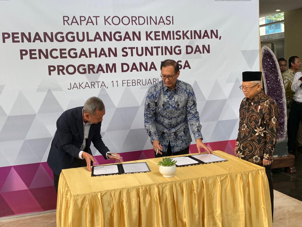 Wakil Presiden Maruf Amin (kanan) dalam rakor Penanggulangan Kemiskinan dan Stunting