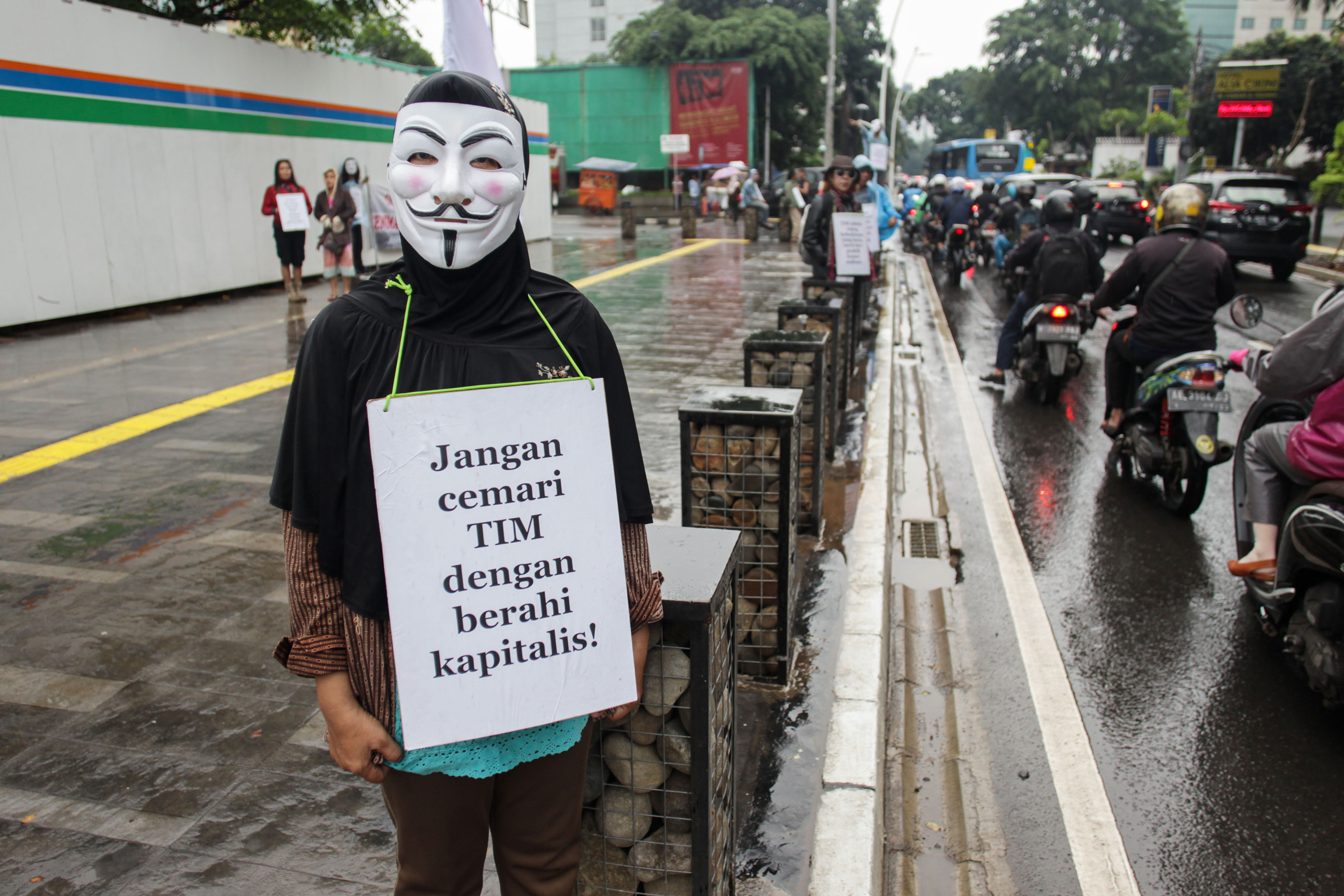 Demo menolak revitalisasi TIM