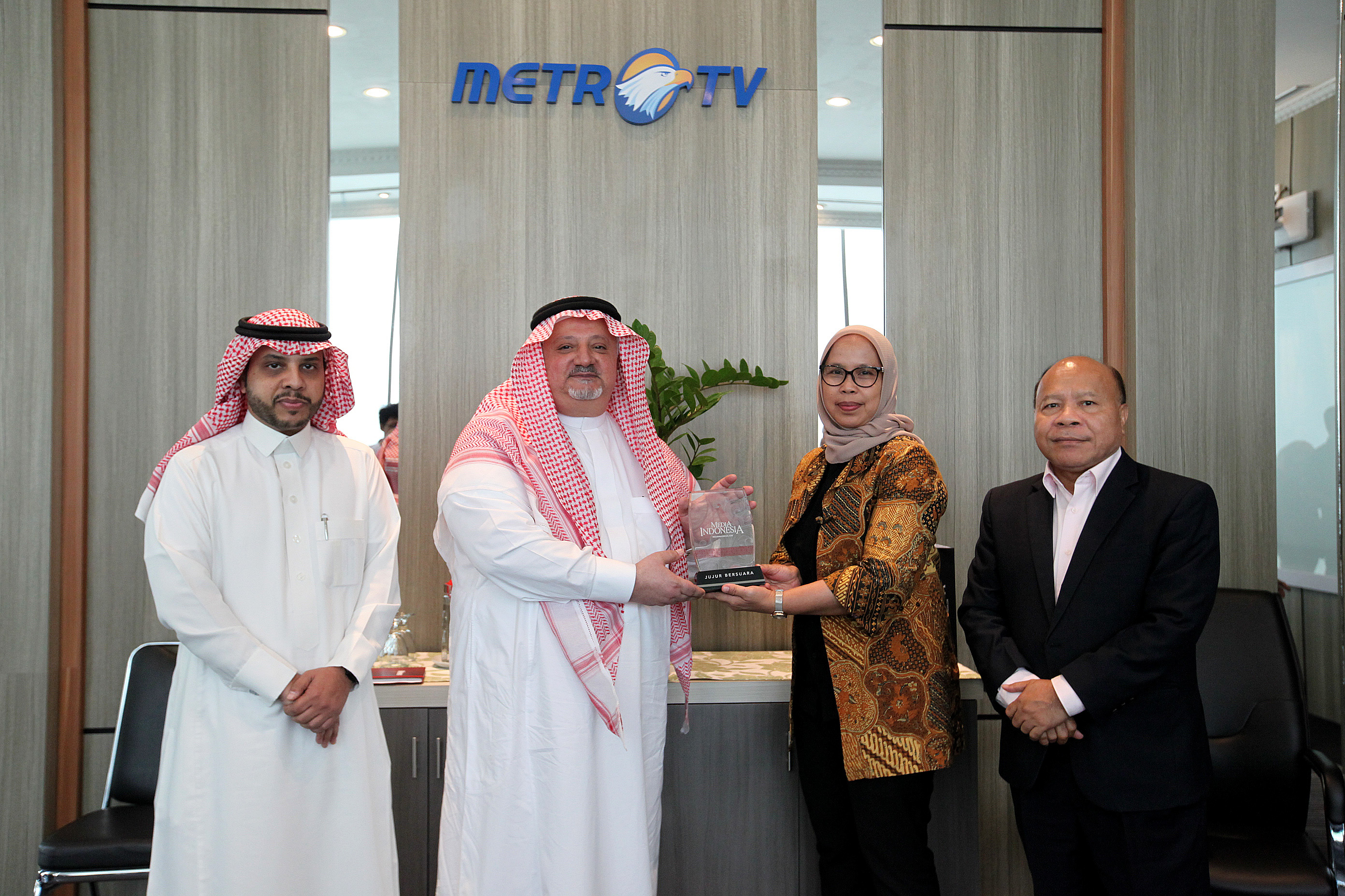  Duta Besar Kerajaan Arab Saudi untuk Indonesia, Esam Abid Althagafi, saat mengunjungi kantor Media Group, Jakarta.