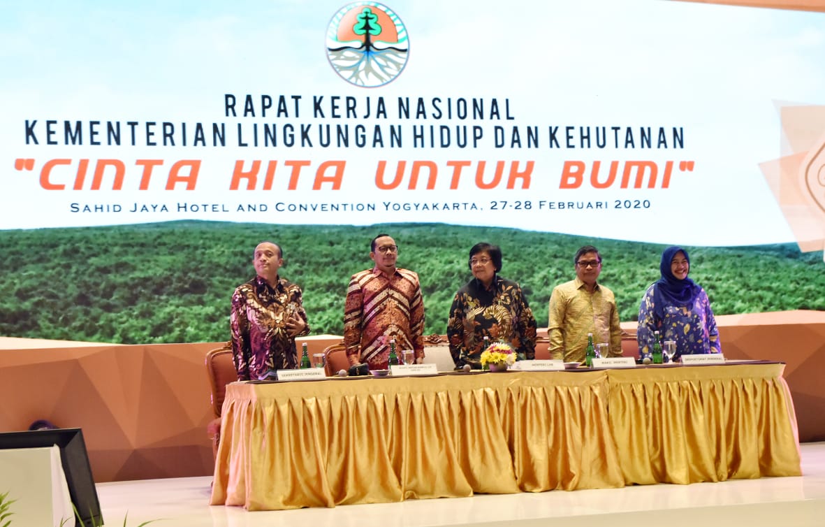 Raker Kementerian Lingkungan Hidup dan Kehuhatan bertema 'Cinta Kita untuk Bumi' di Yogyakarta. 