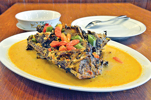 Mangut Kepala Manyung Bu Fat