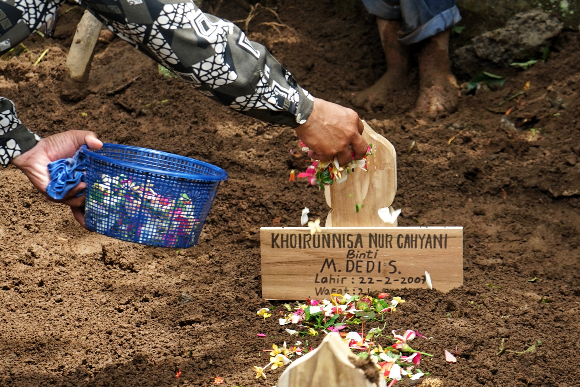 Khairunnisa Nurcahyani merupakan salah satu korban meninggal yang hanyut saat mengikuti kegiatan susur sungai di sungai Sempor.