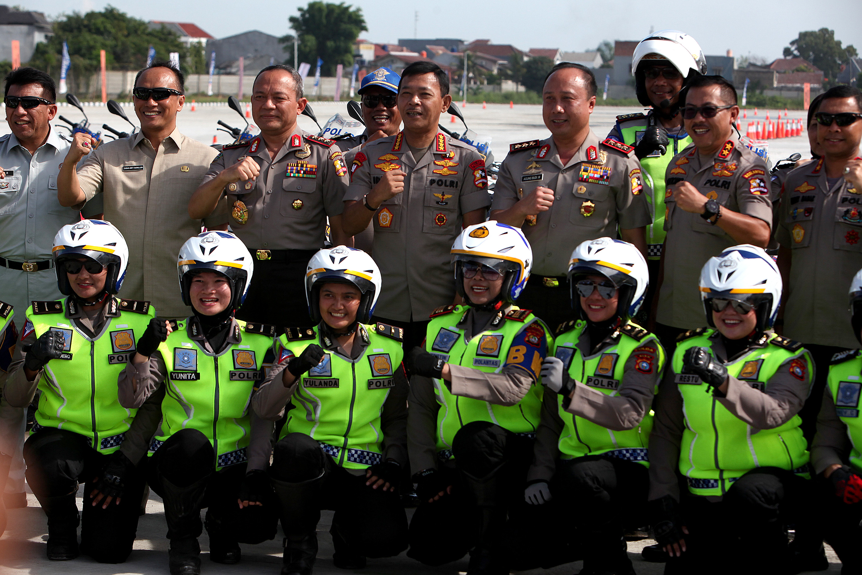 Kapolri Jenderal Idham Azis (tengah) saat peresmian Indonesia Safety Driving Center (ISDC) di Serpong, Banten, Senin (11/2).