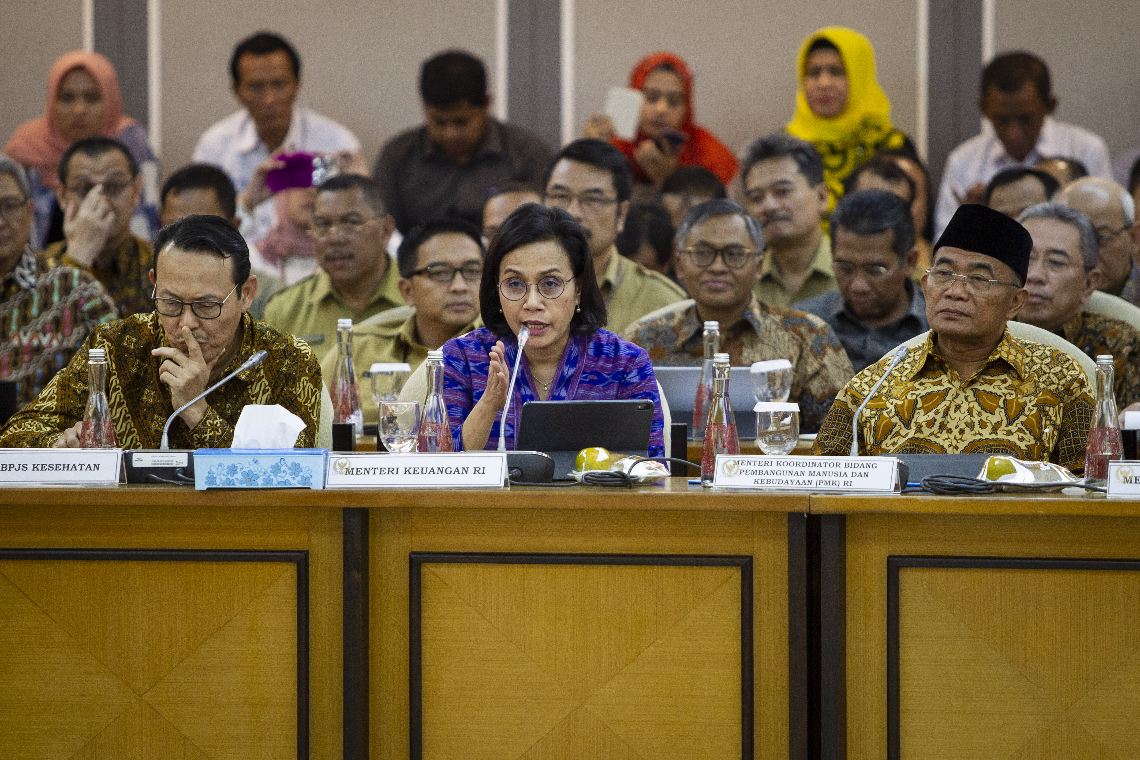 Rakergab yang diikuti Komisi II, Komisi VIII, Komisi IX dan Komisi XI tersebut membahas pembiayaan selisih biaya kenaikan iuran BPJS  