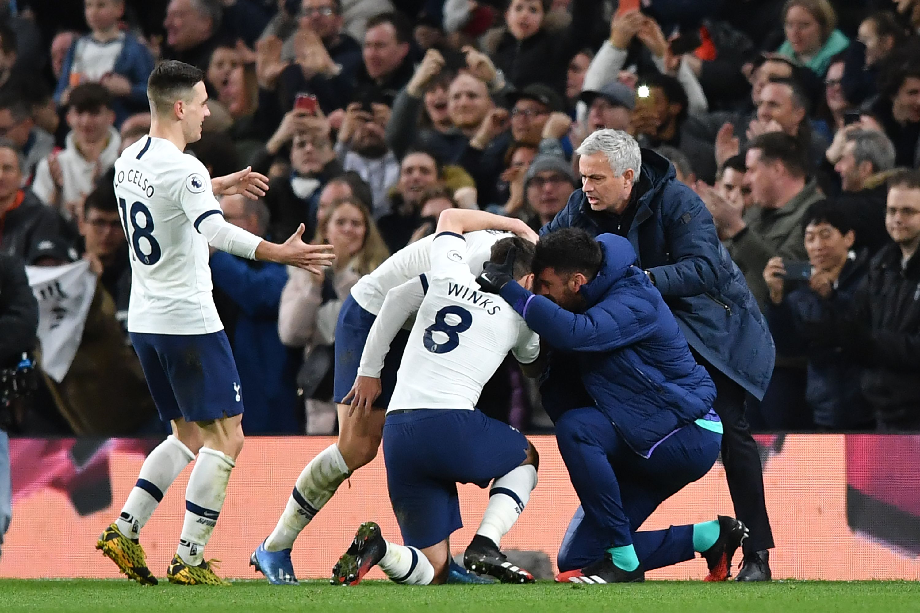 Jose Mourinho (kanan) Tottenham Hotspur dan Manchester City di Stadion Tottenham Hotspur di London  Februari 2, 2020
