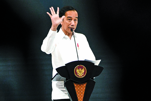 Presiden Joko Widodo menyampaikan pemaparan saat menjadi pembicara kunci pada Indonesia Digital Economy Summit 2020 di Jakarta, kemarin. 