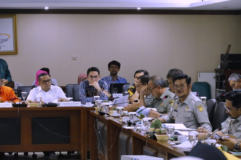 Mentan Syahrul Yasin Limpo menghadiri rapat kerja yang digelar Komite II DPD RI di Ruang Rapat Komite II Gedung B DPD, Jakarta, Senin (24/2