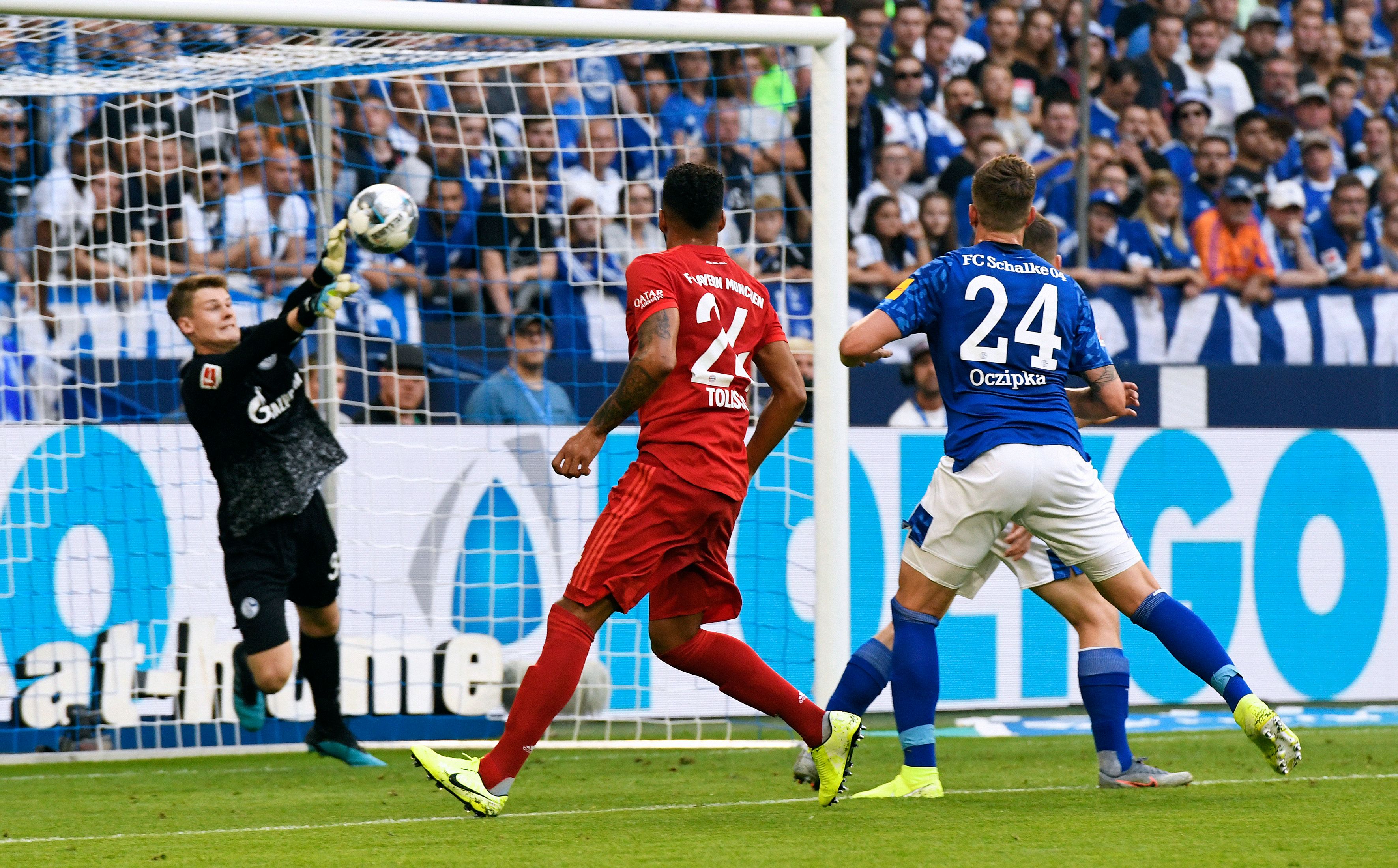 Bayern Muenchen akan berhadapan dengan Schalke di perempat final DFB Pokal.