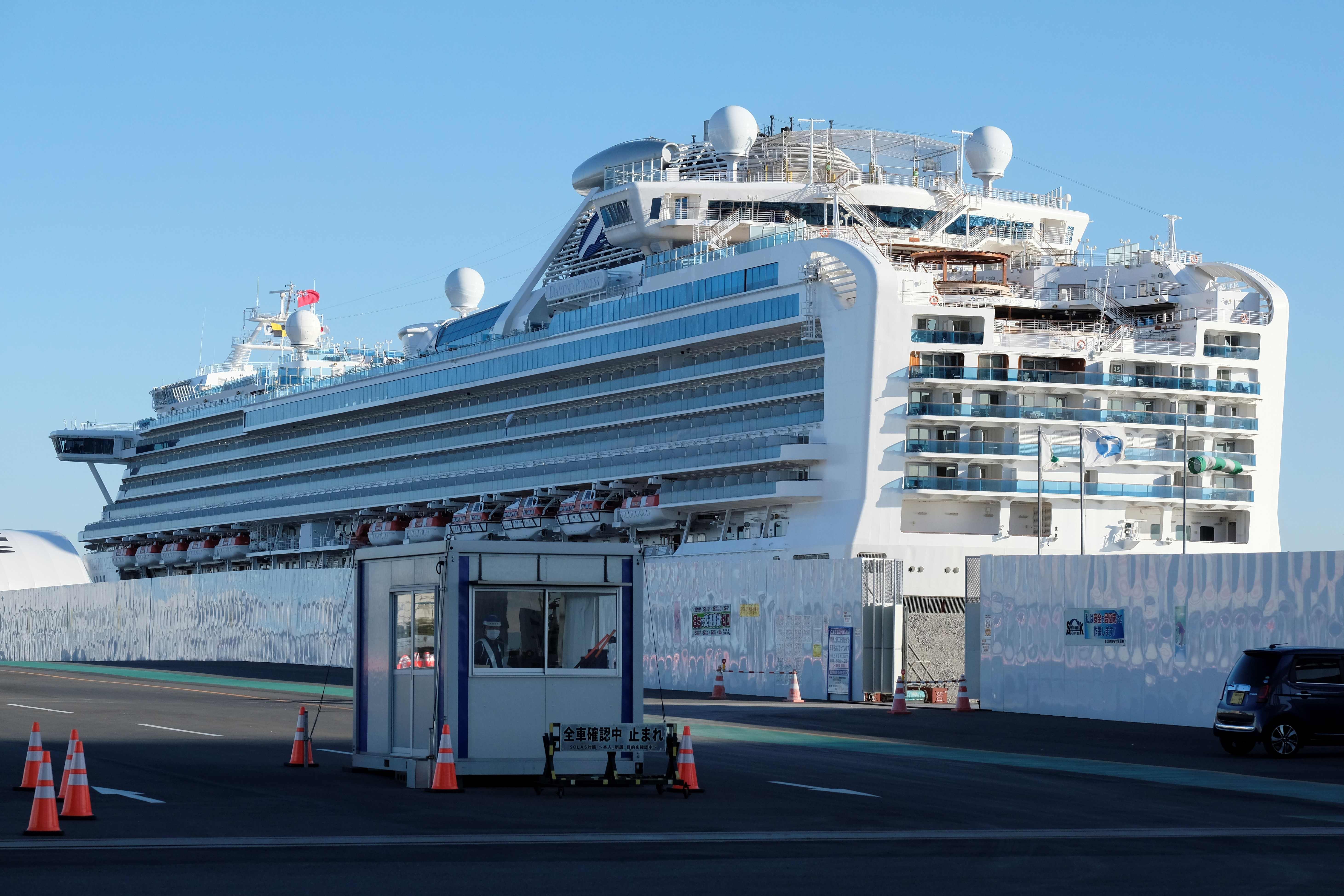 Kapal Diamond Princess tengah bersandar di Yokohama, Jepang