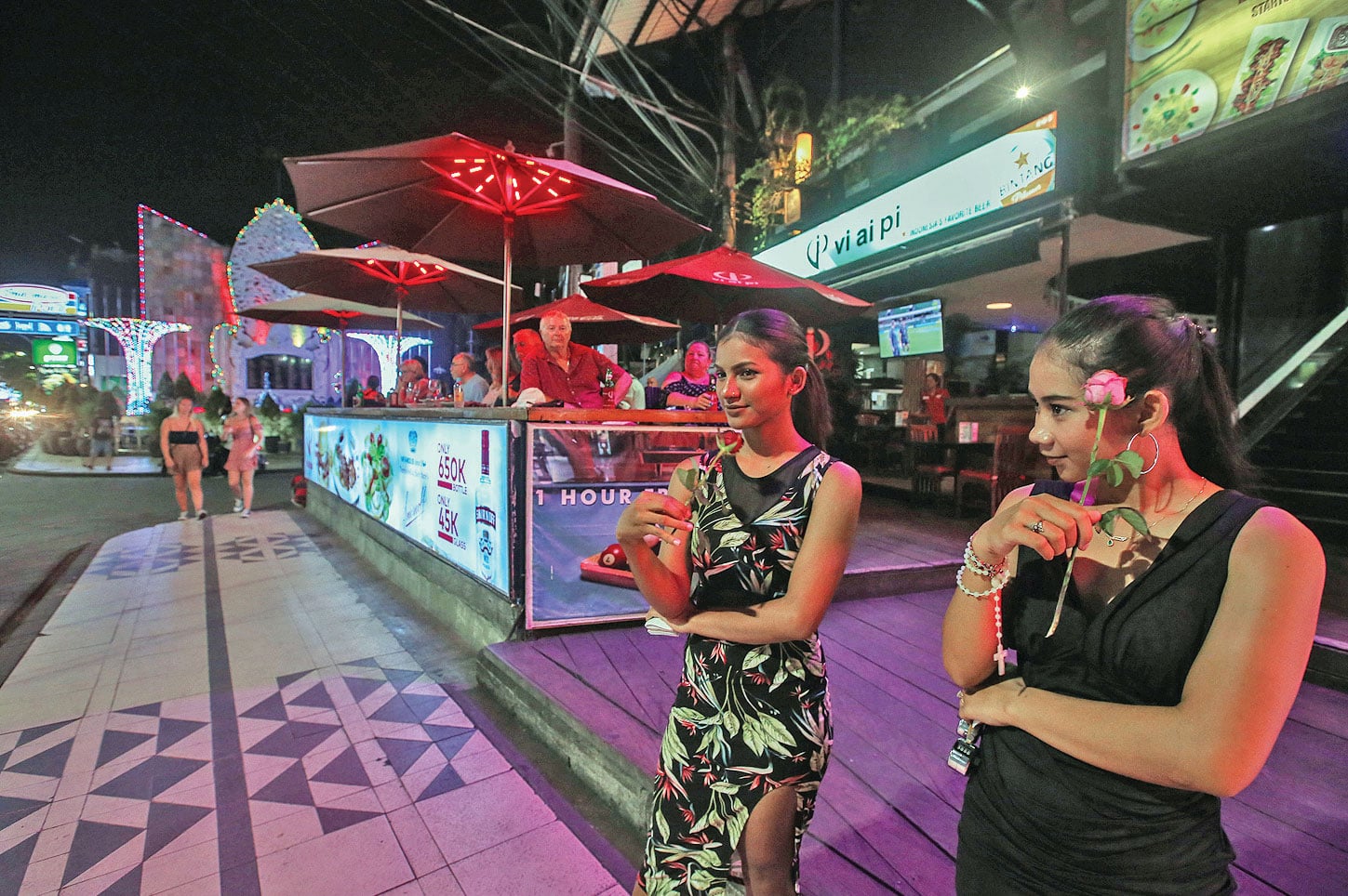 Menanti pengunjung di Legian.