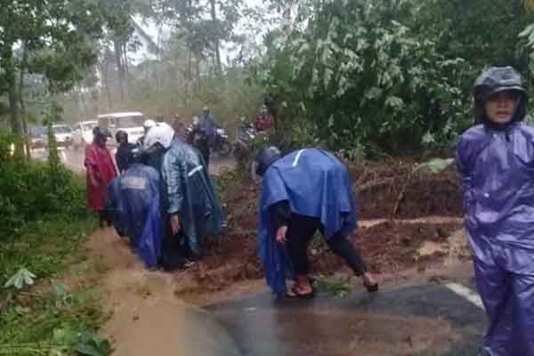 Salah satu titik longsor di Kabupaten Magelang.