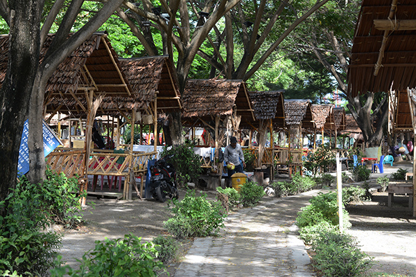 Kuliner RTH Untungkan Swasta