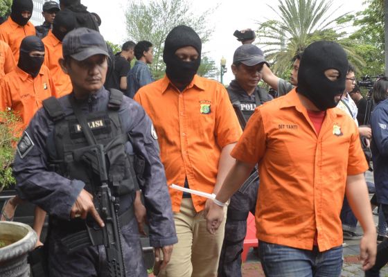 Pengungkapan kasus pembobolan rekening atas nama Ilham Bintang.