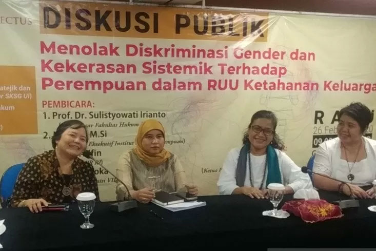 diskusi publik 