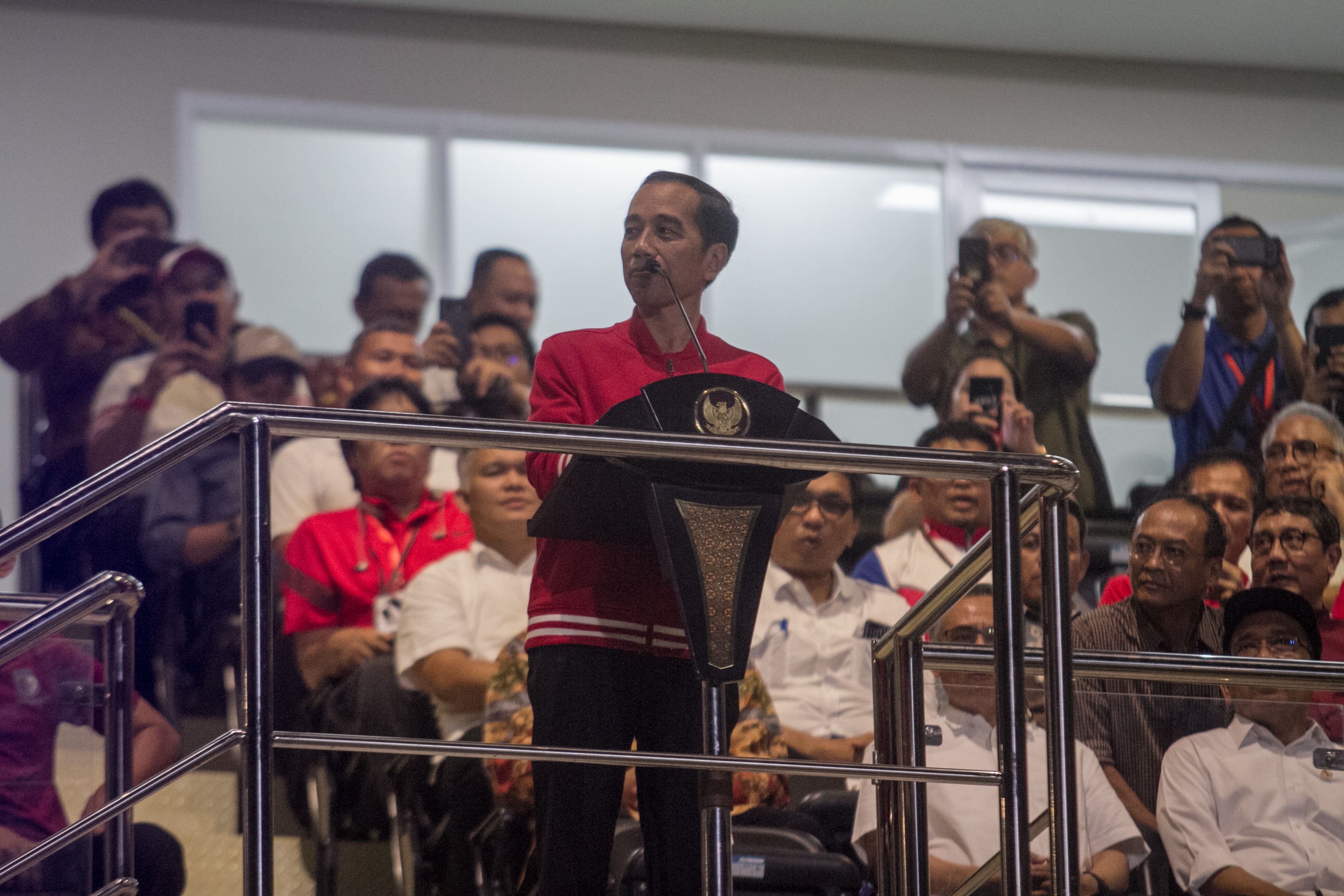 Presiden Joko Widodo memberikan sambutan pada Peresmian Stadion Manahan, Solo, Jawa Tengah, hari ini.