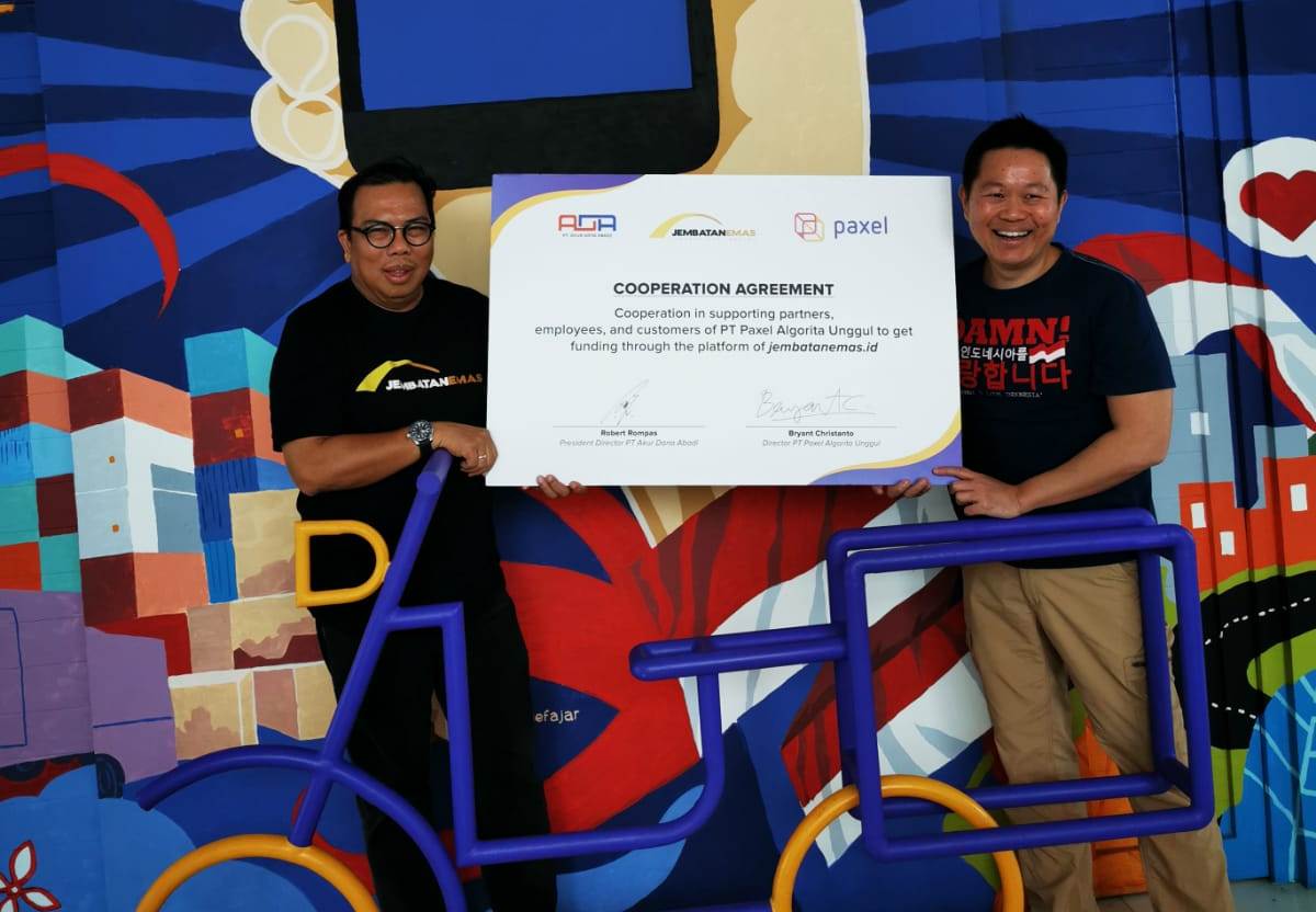 Jembatan Emas dan perusahaan jasa pengirim Paxel berkolaborasi untuk memberikan bantuan pembiayaan berupa modal usaha kepada UMKM.
