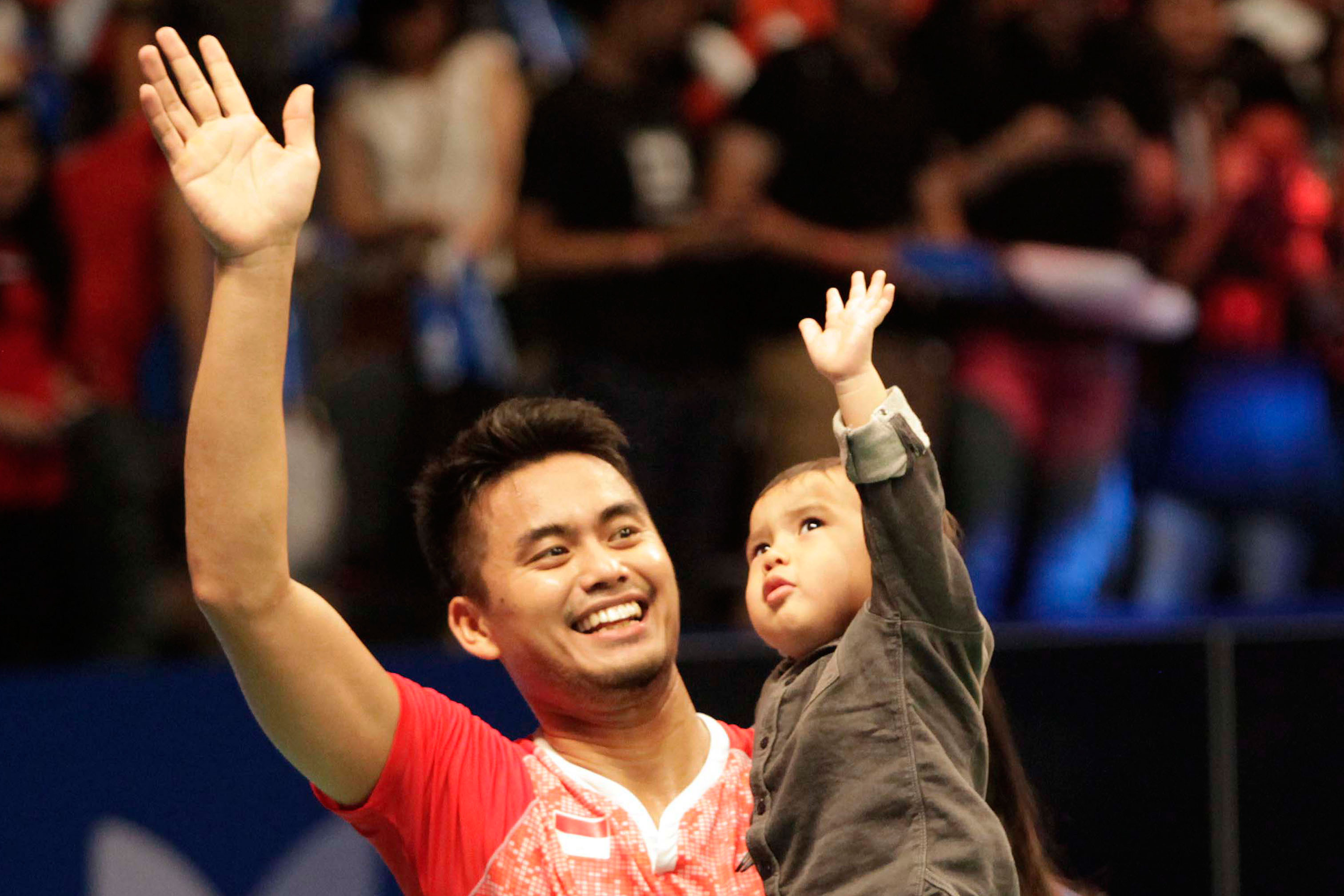  pebulu tangkis ganda campuran Indonesia Tontowi Ahmad bersama putranya 