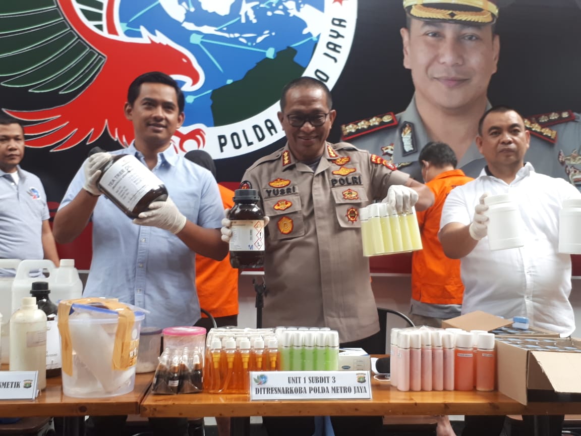 Barang bukti  bahan-bahan kosmetik ilegal