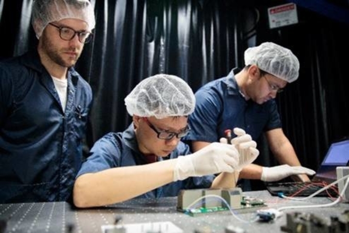 Komunikasi kuantum dinilai telah menjadi teknologi yang paling matang jika dilihat dari implementasi pengembangan infrastruktur fisik.