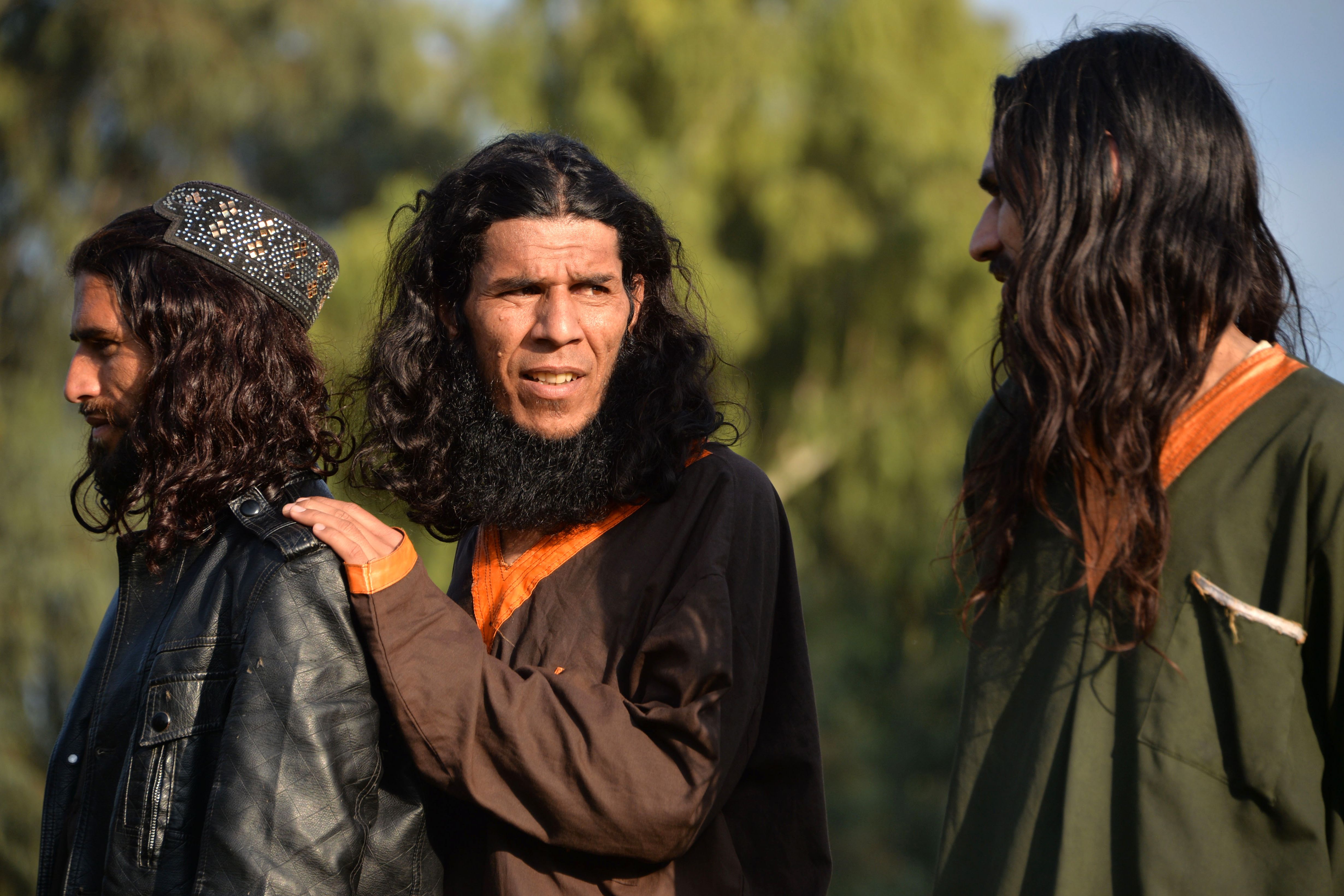 Anggota ISIS yang menyerahkan diri kepada Pemerintah Afganistan