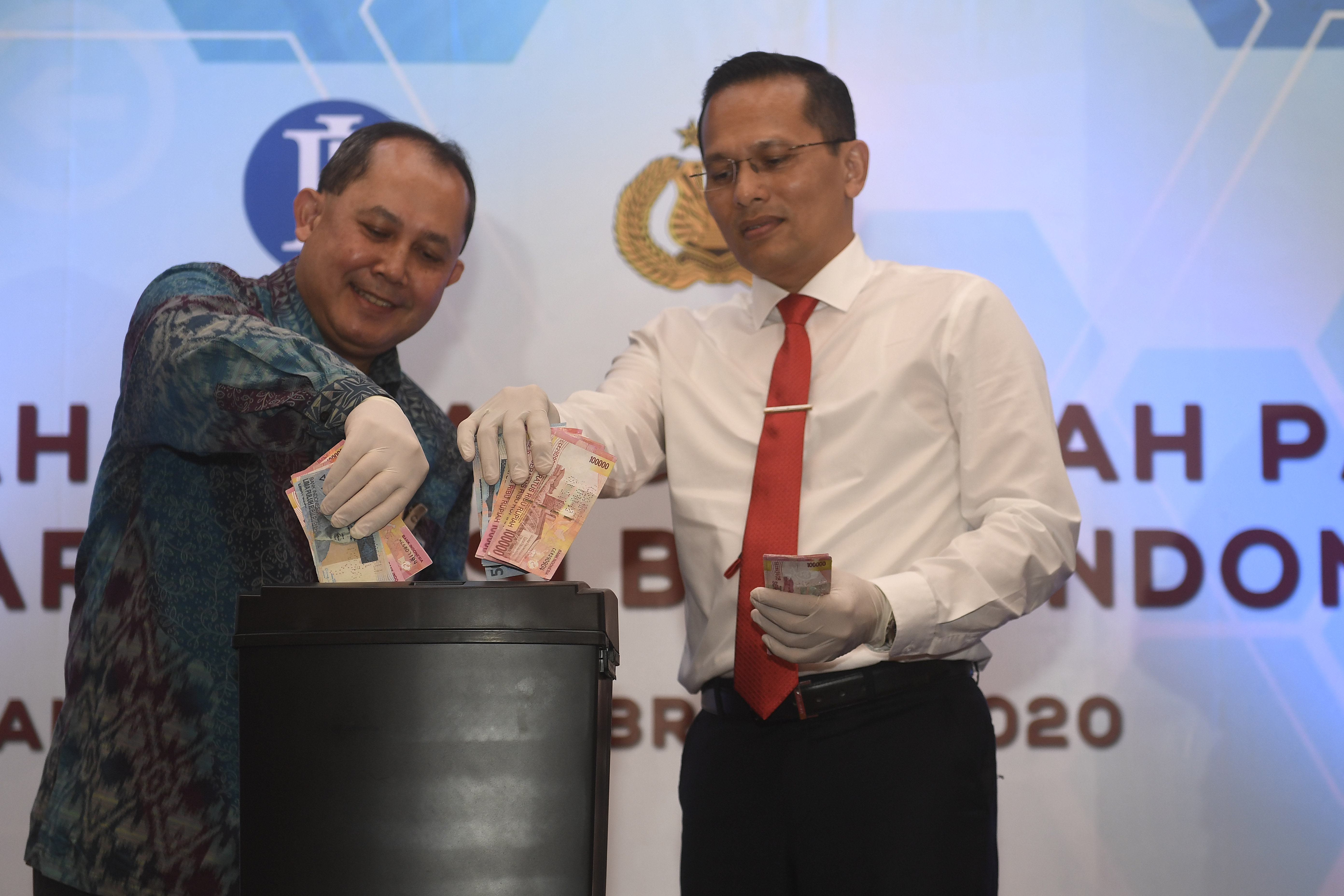 Bank Indonesia dan Bareskrim Polri memusnahkan uang rupiah palsu sebanyak 50 ribu lembar di Jakarta.