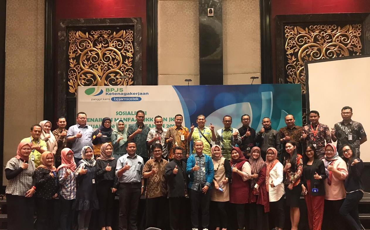 Sosialisasi manfaat tambahan Peraturan Pemerintah (PP) Nomor 82 Tahun 2019 di Trans Luxury Hotel, Bandung, Rabu (26/2).