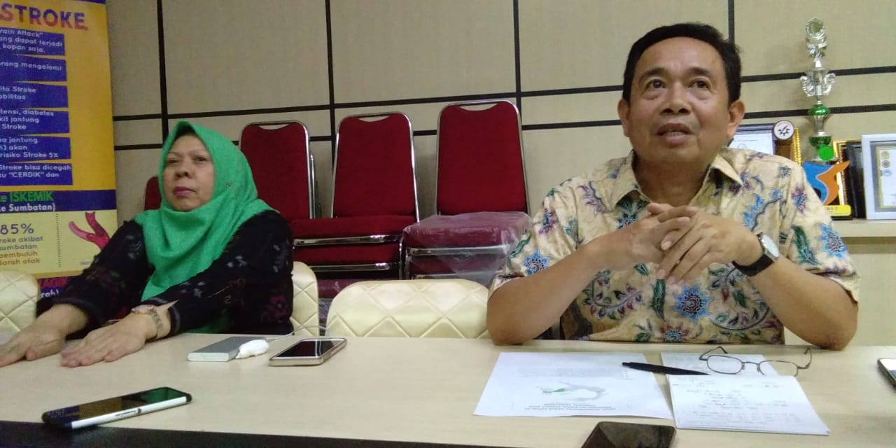 Pemprov Sulawesi Tengah mendapat 60 paket bantuan Alat Pelindung Diri (APD) dari Kemenkes. 