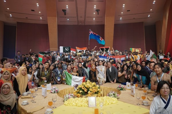 Salah satu kegiatan yang digelar International Global Network yang menghubungkan 20.435 anak muda dari 199 negara.