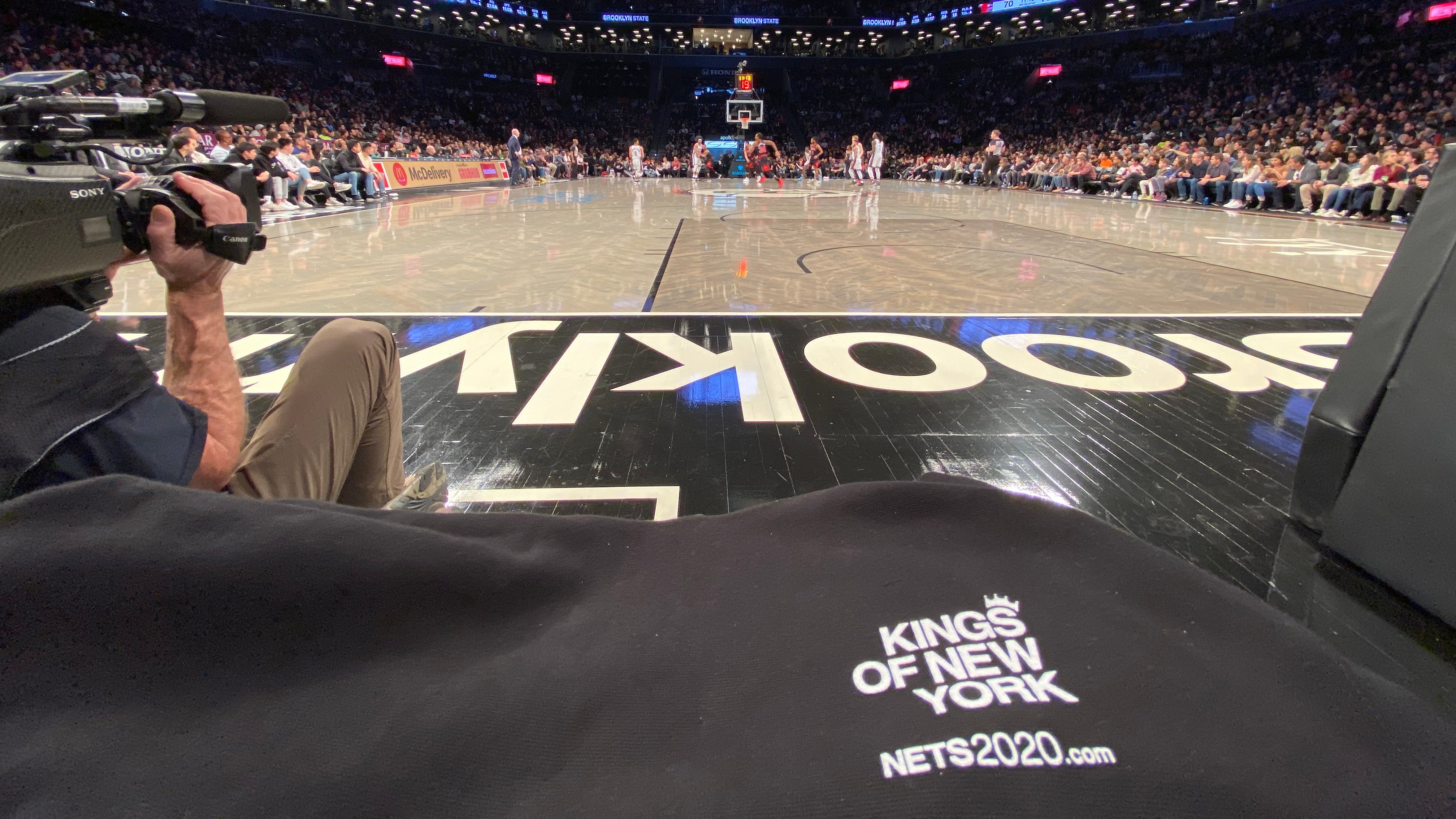 Pemandangan stadion kandang Brooklyn Nets