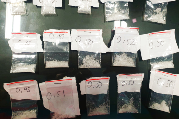 Barang bukti 15 paket sabu hasil penggerebekan BNN Bandung Barat.