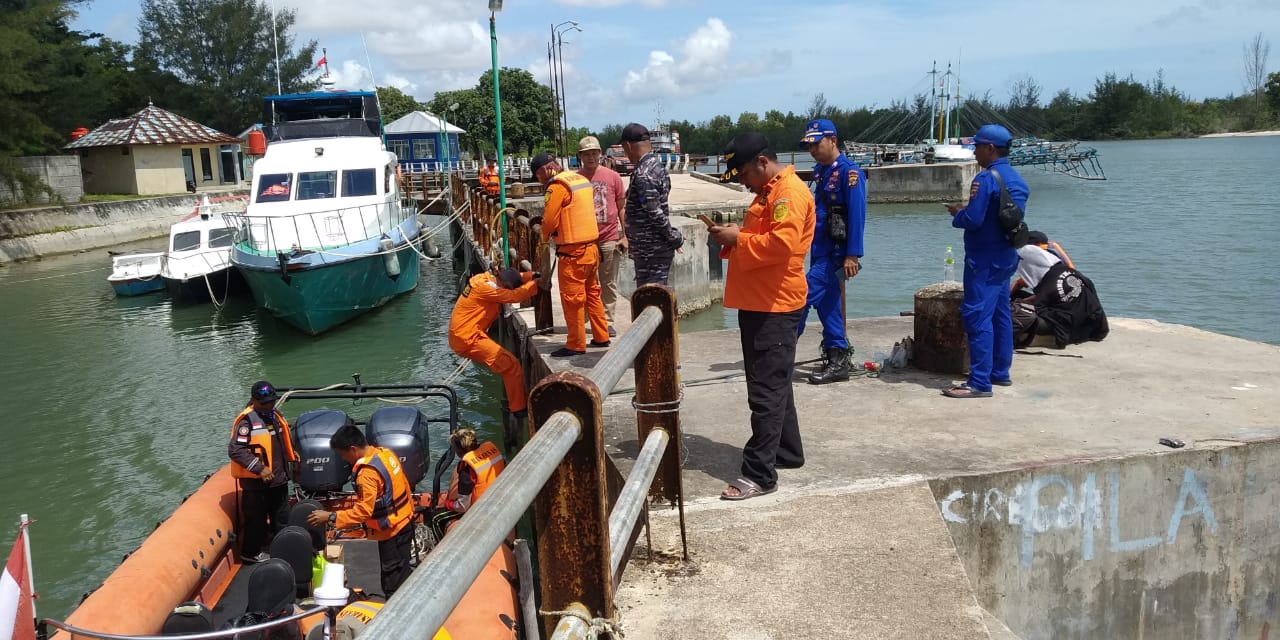 Tim gabungan melakukan pencarian terhadap tiga nelayan asal Beliung Timur yang hilang saat melaut,  Minggu (1/3/2020). 