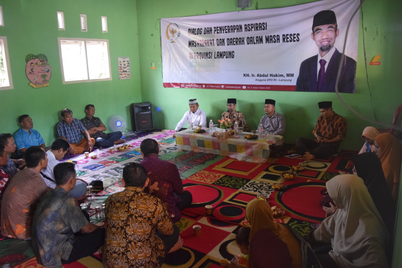 Senator asal Lampung Abdul Hakim diundang menghadiri silaturahmi yang digelar BKPRMI Tanjung Bintang, Lampung Selatan. 