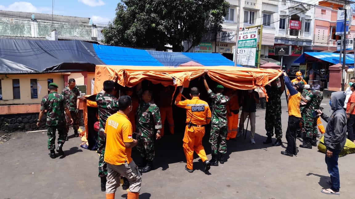 Tim gugus tugas percepatan penanganan Covid-19 Kota Tasikmalaya, di halaman RSUD dr Soekardjo.