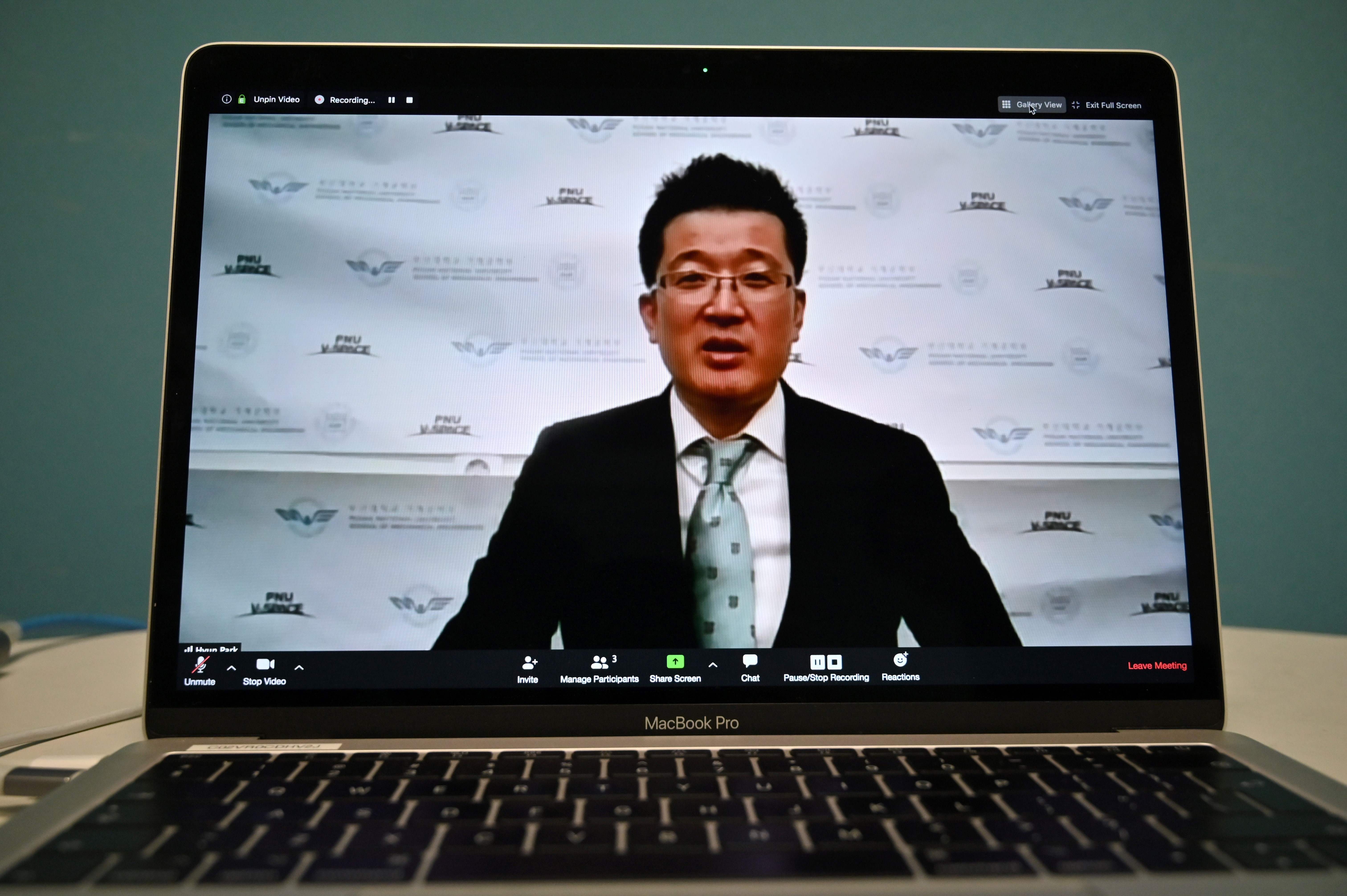 Park Hyun, profesor di School of Mechanical Engineering, Pusan National University, yang berhasil sembuh dari covid-19