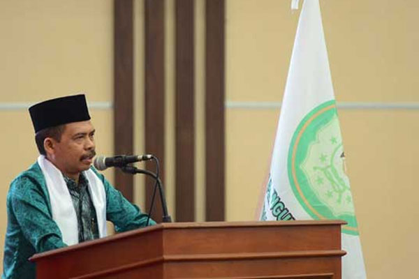 Ketua Umum Dewan Pengurus Pusat Ikatan Pesantren Indonesia (DPP IPI), KH. Zaini Ahmad S.RK.   