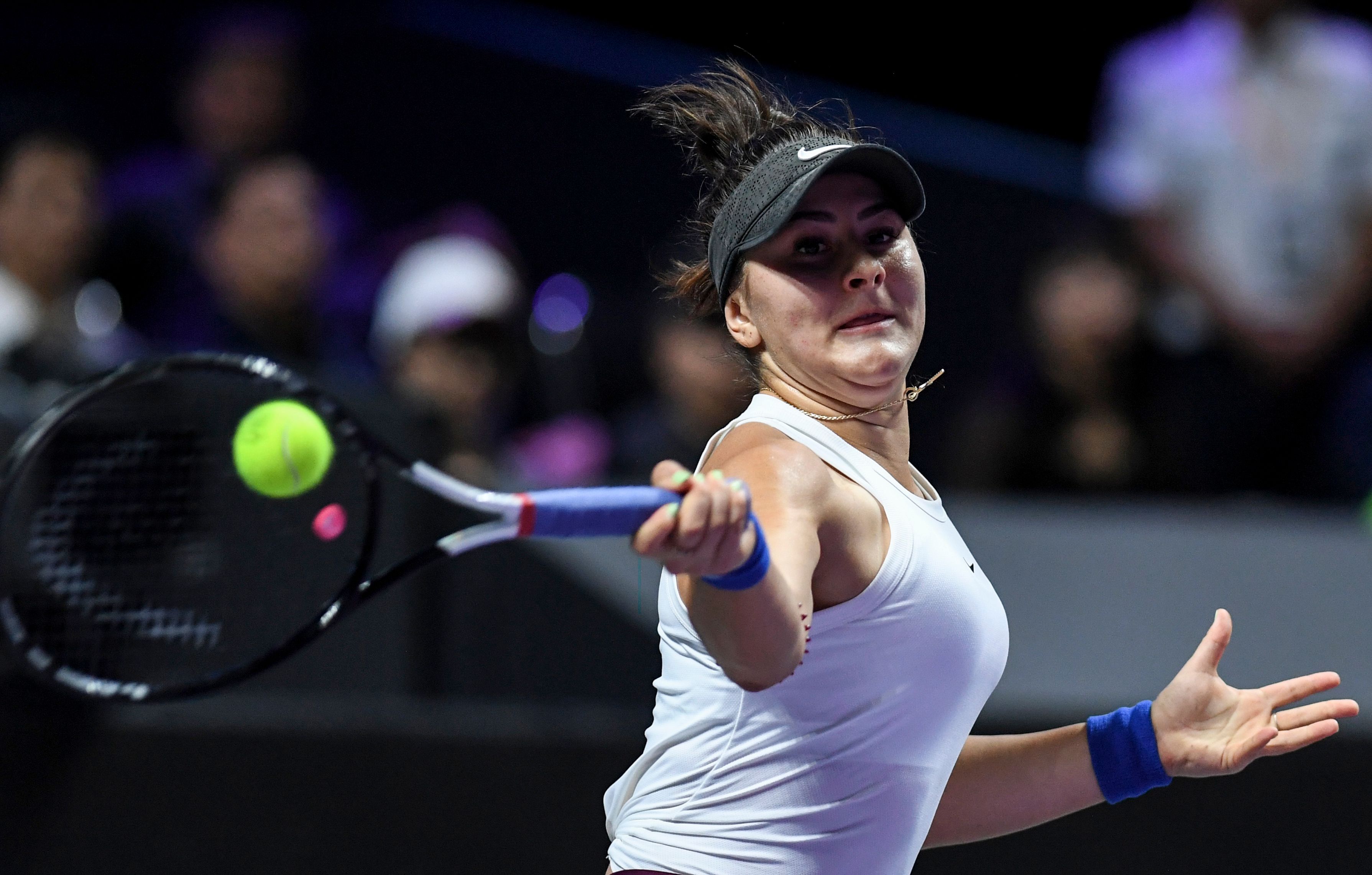 Bianca Andreescu dari Kanada memukul balik melawan Karolina Pliskova dari Republik Ceko 