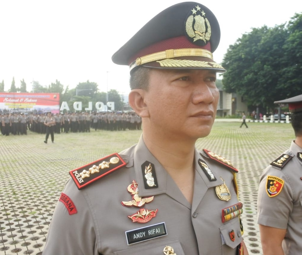 apolresta Surakarta Kombes Pol Andy Rifai memastikan WNA asal Korsel bunuh diri di hotel negatif virus korona. 